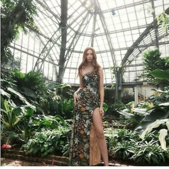 NWT MAC DUGGAL Black Floral 49574
Sequined Embroidered Gown 10 - Picture 3 of 10